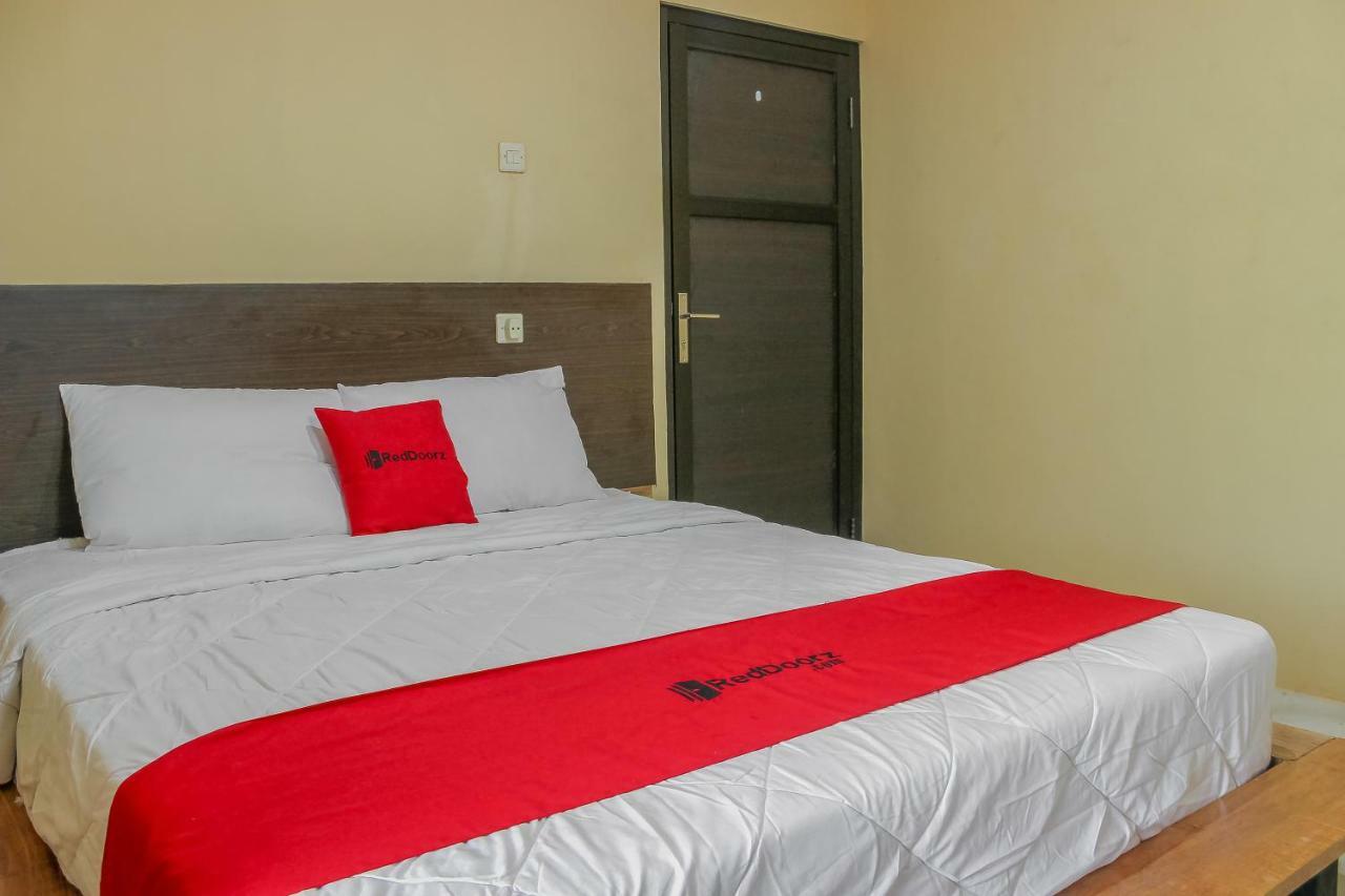 Reddoorz Syariah Near Pasar Modern Cikopo Hotel Karawang Kültér fotó